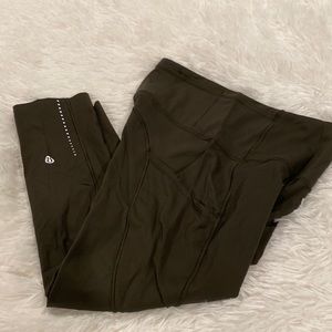 Like new! Olive green Lululemon capri leggings
